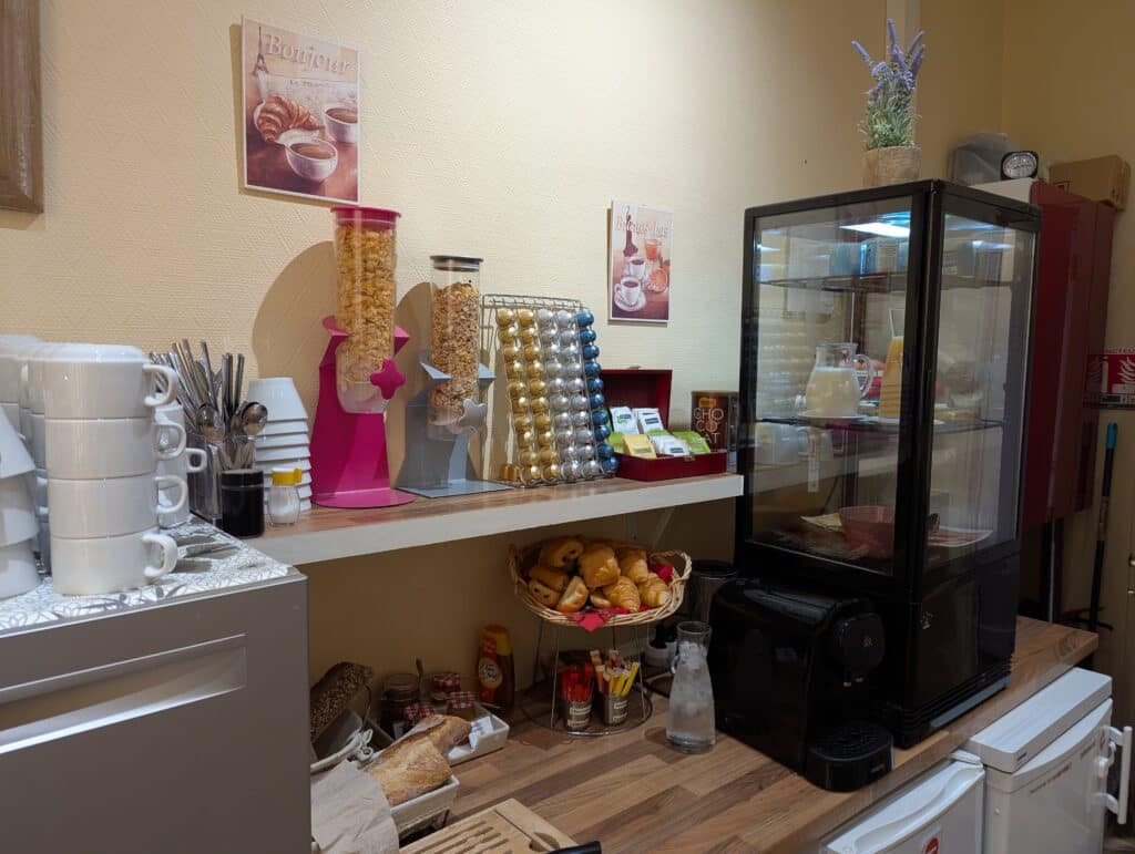 hotel-victor-hugo-nice-petit-dejeuner
